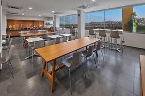 Free daily continental breakfast - City Express by Marriott Ensenada (Ensenada)