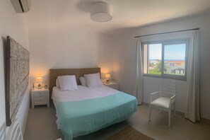 4 bedrooms, iron/ironing board, WiFi, bed sheets - Amazing RENEWED VILLA with private pool. Close to the unspoiled Southern beaches (Cap d'Artrutx)