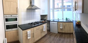 시티 하우스, 침실 6개, 금연 | 전용 주방 | 냉장고, 전자레인지, 오븐, 쿡탑