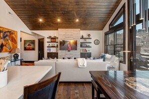 Flat-screen TV, fireplace