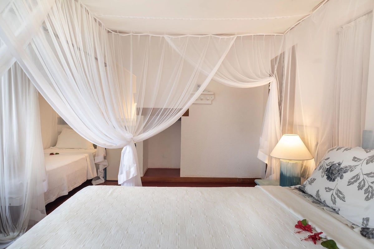Suite (Itaporanga) | Blackout drapes, free WiFi, bed sheets