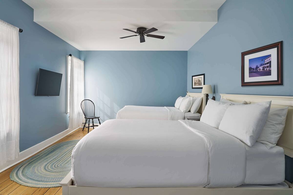 Room, Multiple Beds, Corner | Premium bedding, blackout drapes, iron/ironing board (on request)