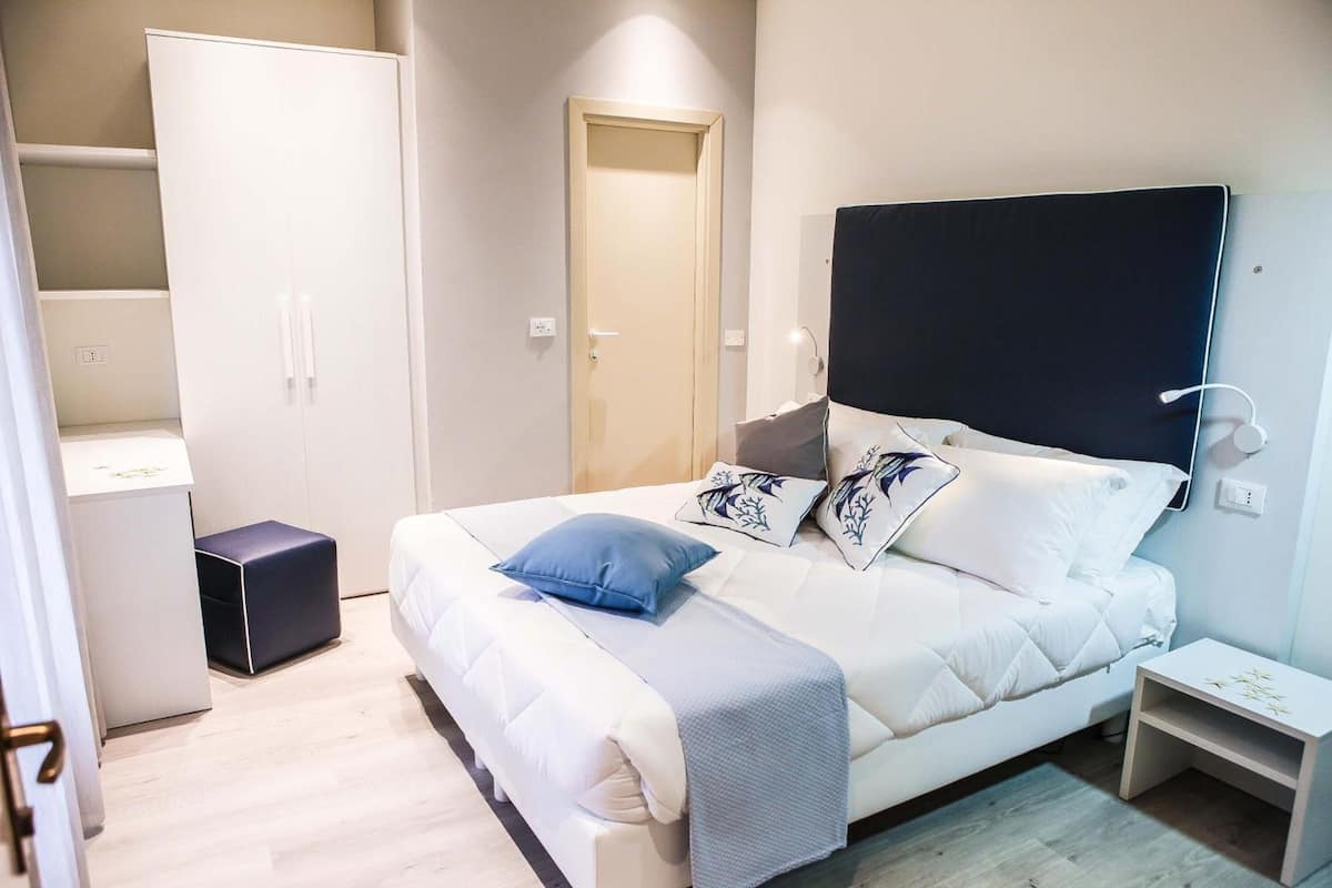 cots/infant beds, free wifi, bed sheets, wheelchair access