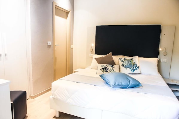 Cunas, wifi gratis, ropa de cama y acceso para silla de ruedas 