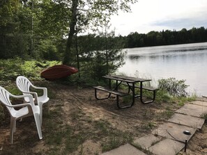 Outdoor dining - Rustic Baldy Lake Cabin near Pictured Rocks, Boats, Island and Fishing (Wetmore)