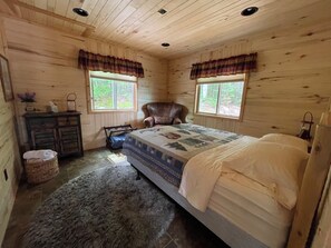 1 bedroom, free WiFi, bed sheets - Rustic Baldy Lake Cabin near Pictured Rocks, Boats, Island and Fishing (Wetmore)