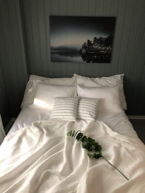 6 bedrooms, free WiFi - Holiday home perfect for fishing with friends and family GO.FISH member (Bømlo)