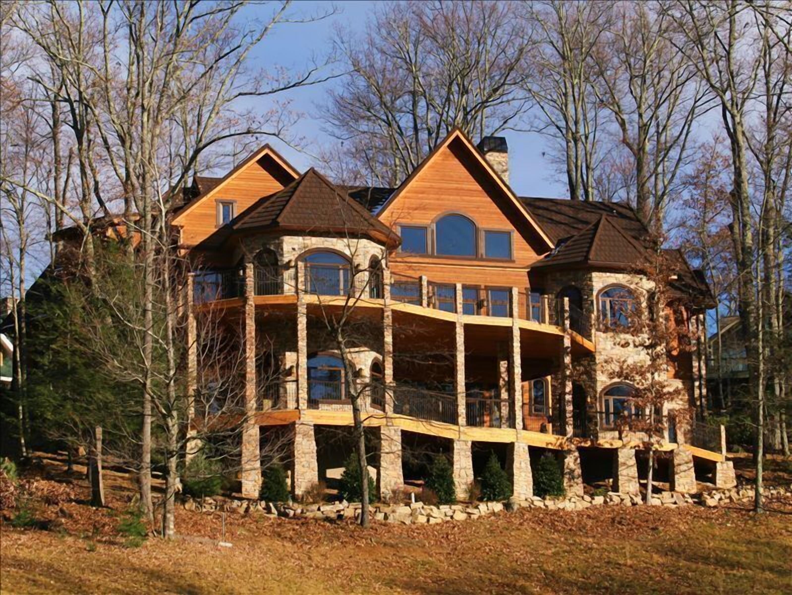 Luxury Upscale Retreat sleeps 4-16 Great  for Entire Family (Special discount)