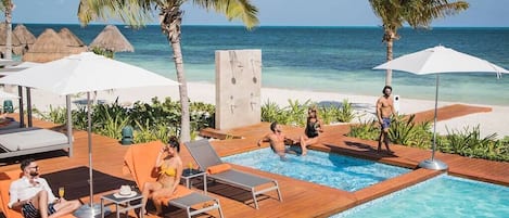 Piscine sur le toit