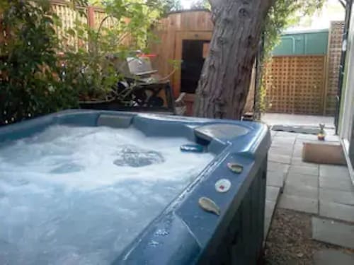 Hot Tub/Sauna/Jacuzzi/Pets/Electric Fireplace/15 Min to Golden Gate Bridge