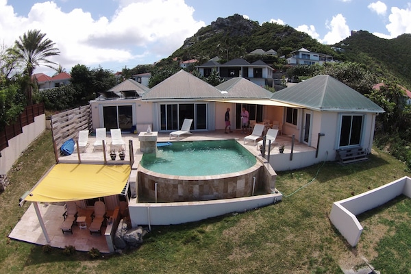 Drone photo,right side master, left 2nd master, below private deck for 3rd br.