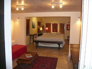 3 bedrooms, in-room safe, desk, iron/ironing board