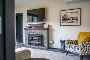 TV, fireplace