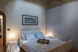 2 bedrooms, in-room safe, desk, iron/ironing board -  Lucca center: Duke Design apartment  with wonderful view (Lucca)