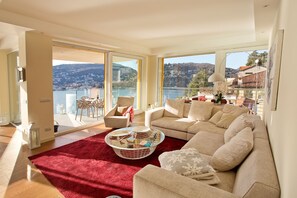 Fernseher, Stereoanlage