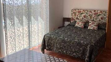 6 dormitoris, planxa i posts de planxar, wifi i roba de llit