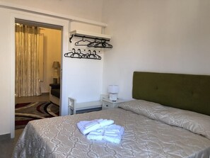 2 Schlafzimmer, Bügeleisen/Bügelbrett, kostenloses WLAN, Bettwäsche