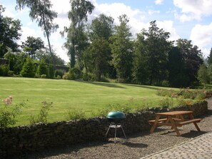 Outdoor dining - Cottages Located In A Stunning South Facing Two Acre Private Garden Setting (Melrose)