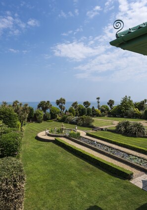 Property grounds - Luxury Art Deco, Award Winning and truly iconic for up to 16 guests (Shanklin)