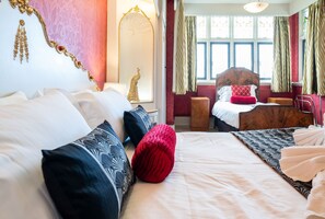 6 bedrooms, desk, iron/ironing board, free WiFi