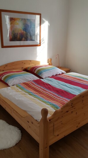 2 bedrooms, travel crib, free WiFi, bed sheets - House with private terrace, large garden and playground next to the forest (Bad Sachsa)