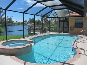 Piscine extérieure, piscine chauffée