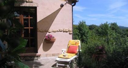 Ferienhaus fuer 2 Pesonen auf kl. Landgut mit Pool, naehe heisse Quellen