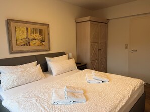 4 Schlafzimmer, Zimmersafe, Bügeleisen/Bügelbrett, kostenloses WLAN