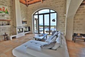 TV, fireplace, DVD player, books - Villa Olympus, magnificent view, heatabel pool. (Rethymno)
