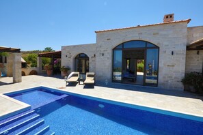 Outdoor pool, a heated pool - Villa Olympus, magnificent view, heatabel pool. (Rethymno)