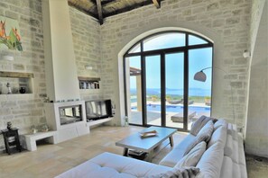 TV, fireplace, DVD player, books - Villa Olympus, magnificent view, heatabel pool. (Rethymno)