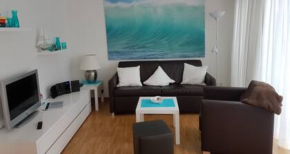 Moderni, valoisa 2-huone Huoneistossa on WiFi-yhteys satamassa