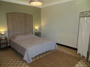 3 Schlafzimmer, Bügeleisen/Bügelbrett, Reisekinderbett, WLAN