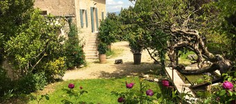 Charming Magnanerie with swimming pool and pétanque court in an idyllic setting