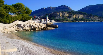 MAGNIFIQUE APPARTEMENT T2 VILLAGE CASSIS