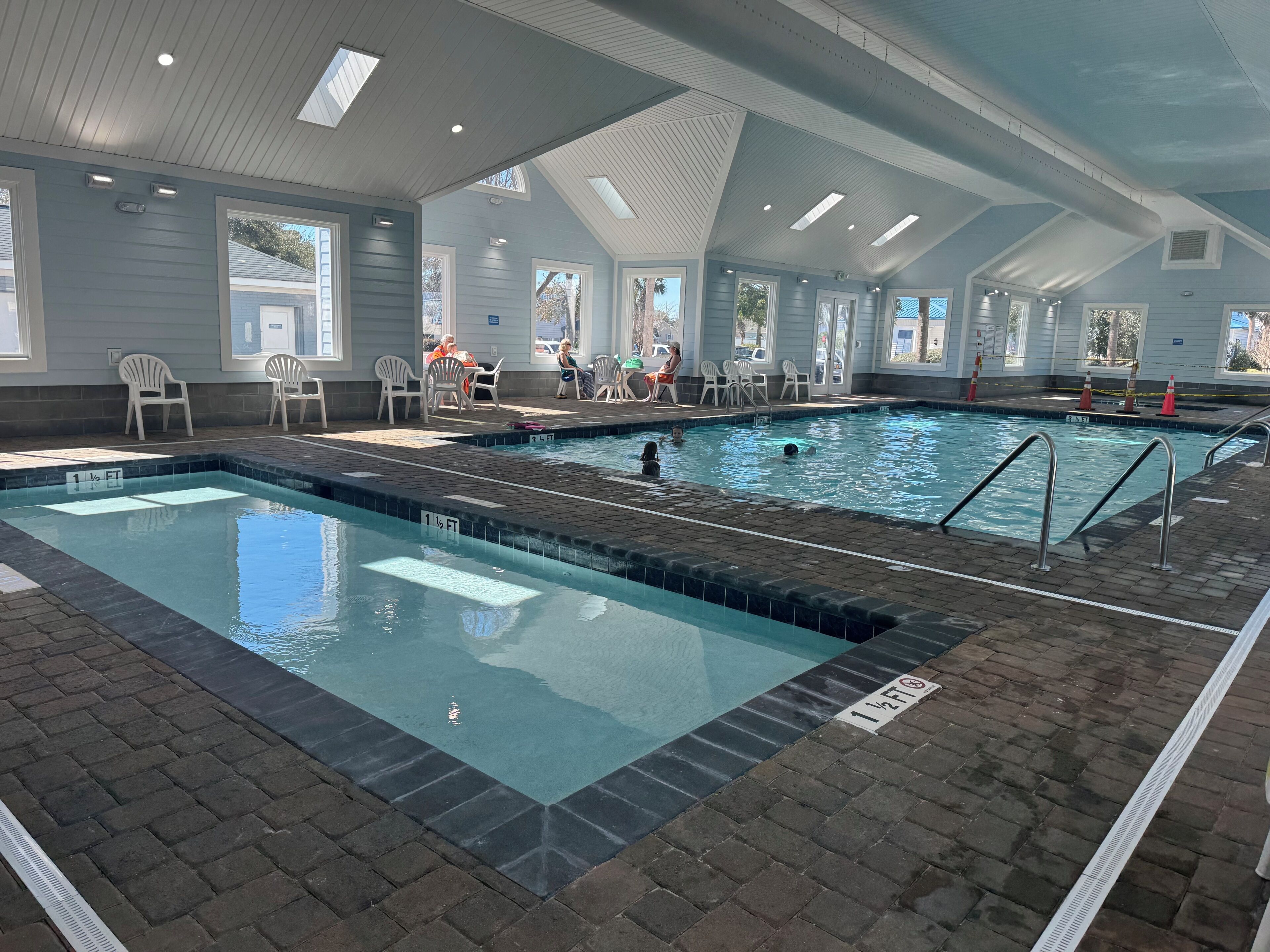 Innenpool, beheizter Pool