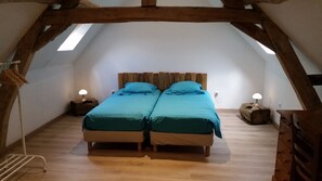 3 chambres, fer et planche à repasser, Wi-Fi gratuit, draps fournis