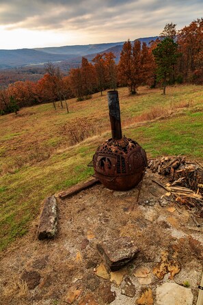 Property grounds - Great Location! Seclusion! Breathtaking Views! - Kids Under 6 Free Stay Free! (Harrison)