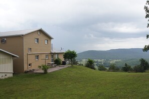 Exterior - Great Location! Seclusion! Breathtaking Views! - Kids Under 6 Free Stay Free! (Harrison)