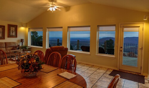 Great Location! Seclusion! Breathtaking Views! - Kids Under 6 Free Stay Free!