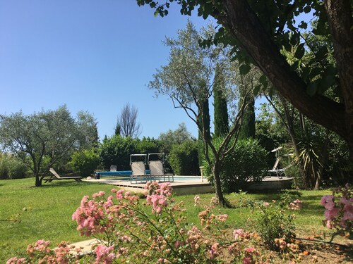 Charming house with heated heated pool, lake, sea, golf