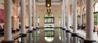 Charming house with heated heated pool, lake, sea, golf