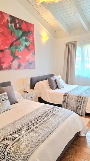 3 bedrooms, in-room safe, iron/ironing board, WiFi