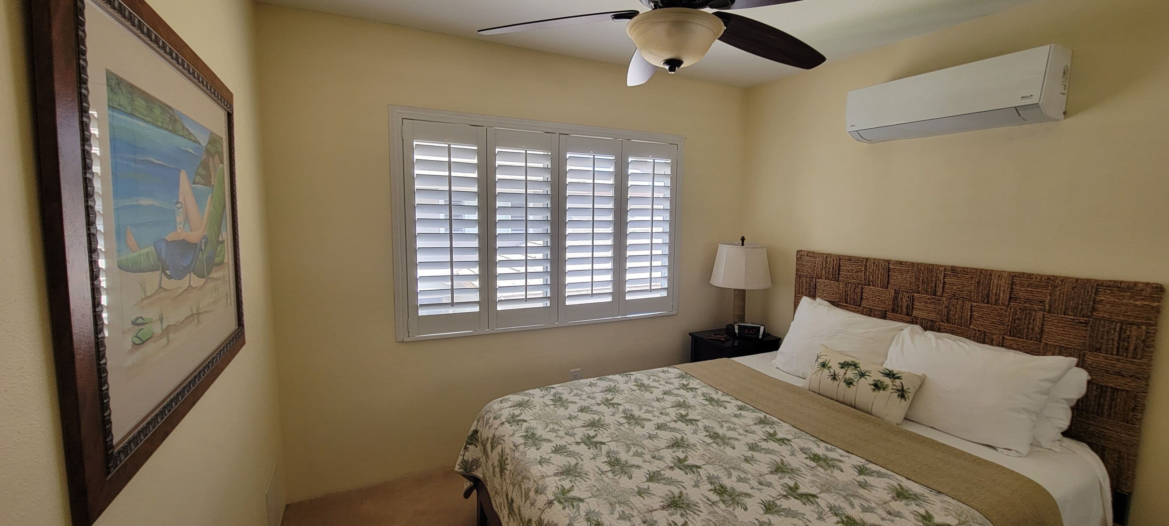 3 bedrooms, desk, iron/ironing board, travel crib