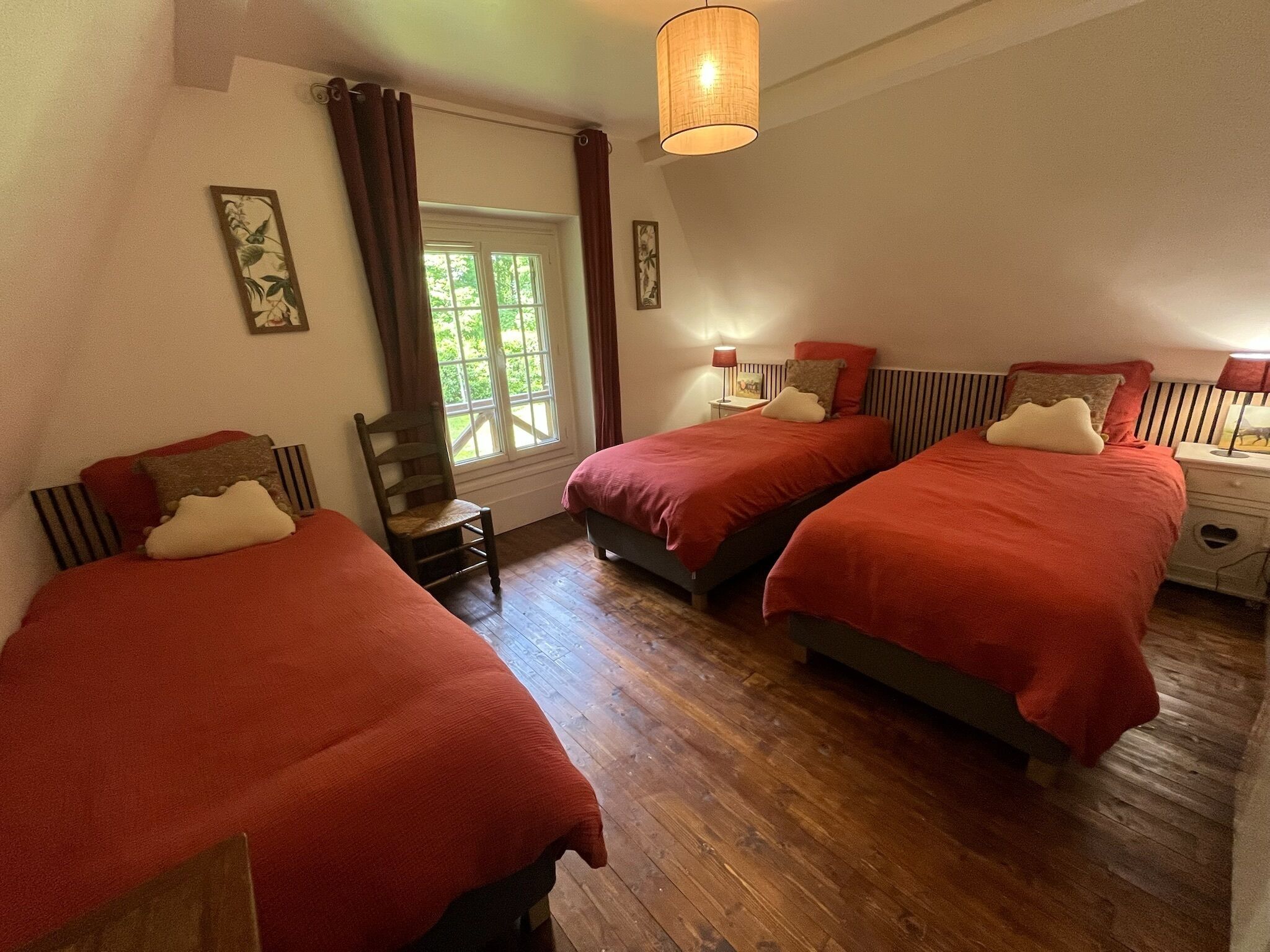 2 chambres, fer et planche à repasser, Wi-Fi gratuit, draps fournis