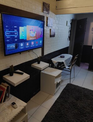 Interior - Design studio with balcony (Tel Aviv-Yafo)