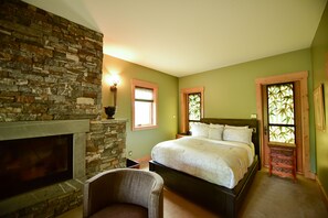 5 slaapkamers, een bureau, een strijkplank/strijkijzer, gratis wifi