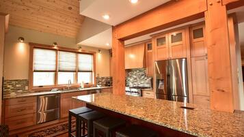 Frigorífic, microones, forn i placa de cuina