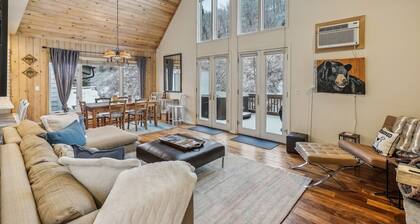 Townhome at Top of Main Street, Best Location in Old Town!