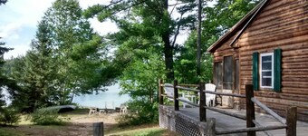 PURE U.P. FUN! Secluded Lakefront Natural Retreat Centered near most attractions